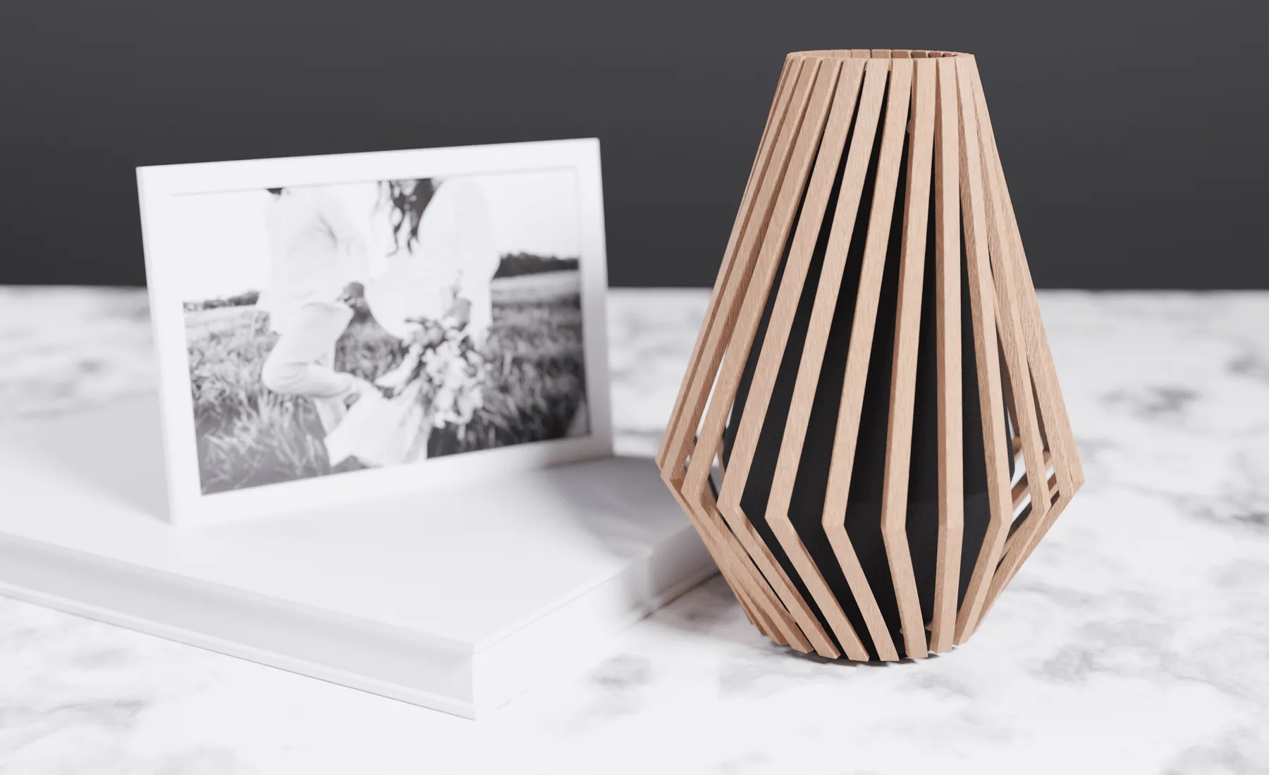 3D Modell der Vase zusammen mit einem Foto der Hochzeit